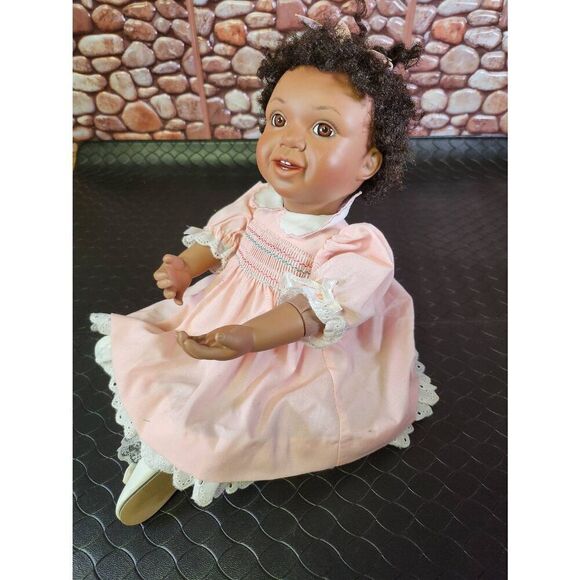 Ashton Drake Brianne 10'' porcelain doll - Picture 2 of 8